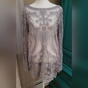 POL Sheer Embroidered Lace Tunic in Light Gray